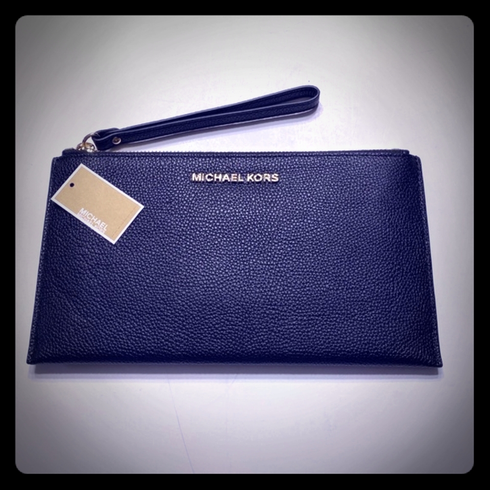 MICHAEL  KORS  CLUTCH